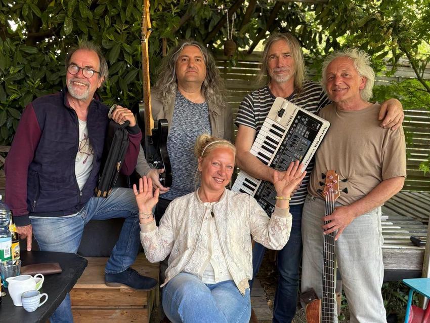 Mitglieder des Musikprojekts „OHRI ON“